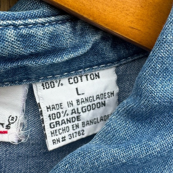 Vtg Denim Shirt with Cardinal Embroidery L - Picture 4 of 4